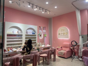 隆巡维港城招聘美睫师美甲师